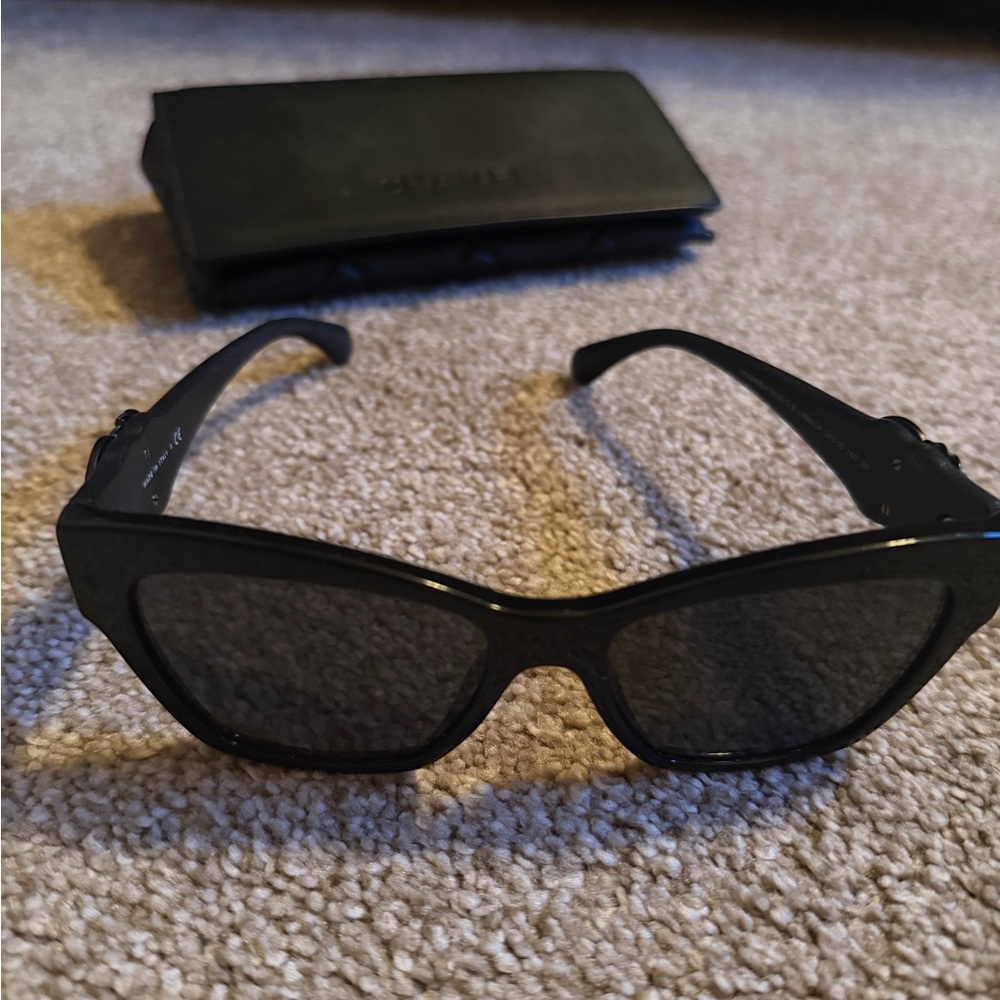 Chanel Black Sunglasses - Picture 2 of 7